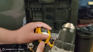 Шуруповёрт DeWalt DCD800P1 (распаковка)