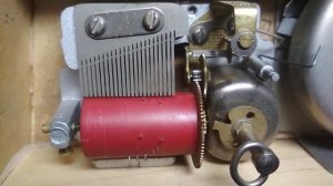 Музыкальный механизм будильника "Наири".