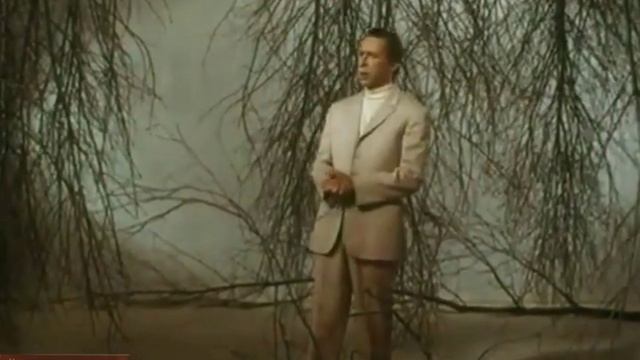 Олег Ефремов читает стихотворение Угощаю рябиной (1976) смотреть онлайн