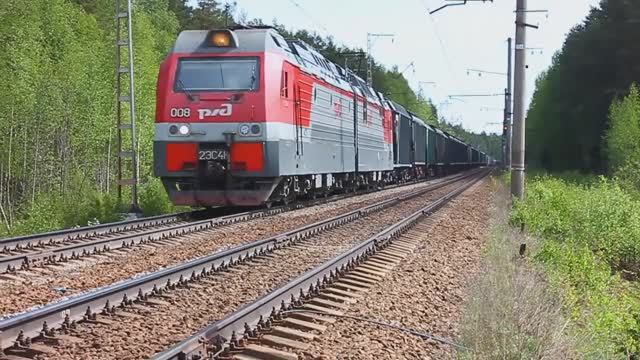 2ЭС4К-008 (РЖД/Окт, ТЧ-21 Волховстрой) с грузовым зерновозным поездом