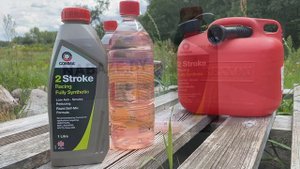 Масло для двухтактных двигателей мототехники “COMMA 2 Stroke Racing Fully Synthetic”