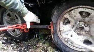 замена колеса на гусеничном болотоходе.