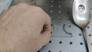 Лазерная Гравировка по титану с примесями и без в черный цвет. Лазерный маркер. Лазерный гравер