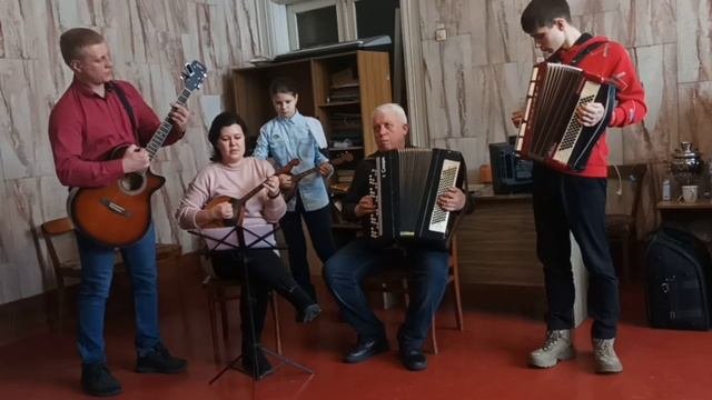 Батарейка на народных инструментах