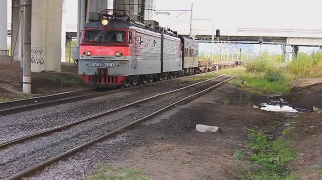 ВЛ10-1750 (РЖД/Окт, ТЧ-21 Волховстрой) с хозяйственным поездом