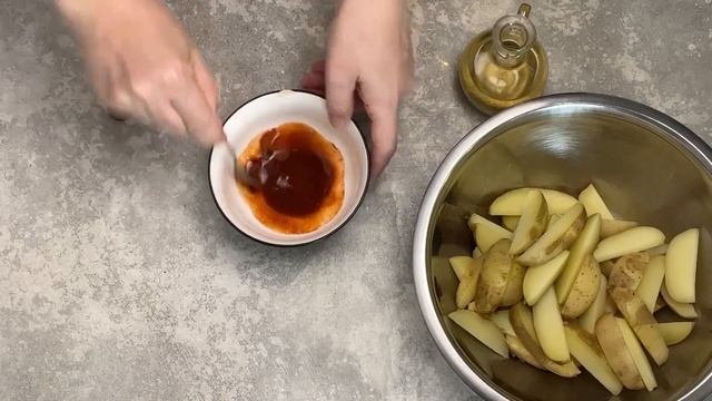 КАК ПРИГОТОВИТЬ КАРТОШКУ ДОЛЬКАМИ ПО ДЕРЕВЕНСКИ В ДУХОВКЕ? Простое и очень вкусное блюдо на гарнир