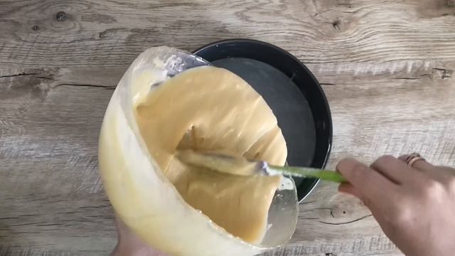 КАК ПРИГОТОВИТЬ ПИРОГ С ЯБЛОКАМИ НА СМЕТАНЕ В ДУХОВКЕ? Простая и вкусная, сладкая выпечка к чаю