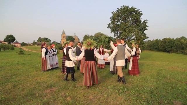 Заслуженный любительский коллектив РБ фольклорный ансамбль «Гасцінец»