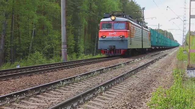 ВЛ10У-904 (РЖД/Окт, ТЧ-21 Волховстрой) с порожним лесовозным грузовым поездом