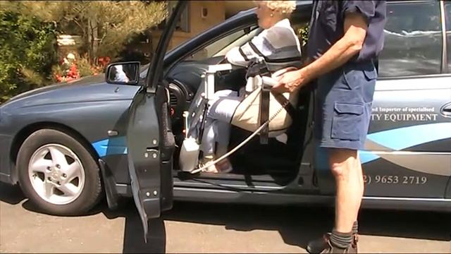 Paramobility IBIS 150 Car Access Lifter смотреть онлайн