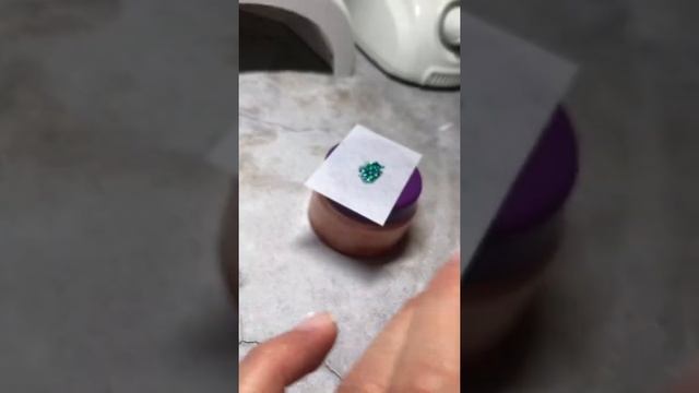 Лайфхак с блестками #маникюр #мастерманикюра #лайфхаки #лайфхак #идеяманикюра смотреть онлайн