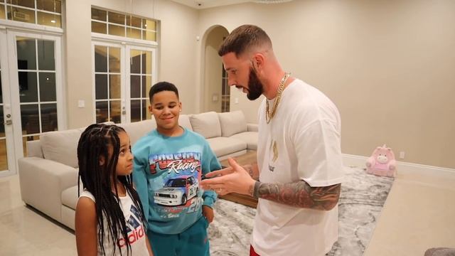 YouTube Dad BULLIES KIDS FOR VIEWS, Learns His Lesson | FamousTubeFamily смотреть онлайн