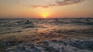 Моря гладь и шум волны передо мной