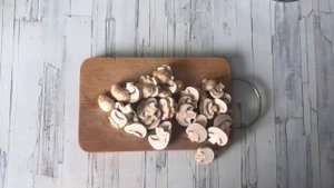 КАК ПРИГОТОВИТЬ САЛАТ БРУКЛИН С КУРИЦЕЙ, ОГУРЦАМИ И БРОККОЛИ? Праздничный салат с грибами и сыром