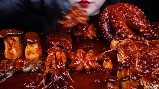 ASMR SPICY SEAFOOD, SPICY ENOKI  MUSHROOM, OYSYER, OCTOPUS, SQUID, CRAB, SHRIMP 해물찜 팽이버섯 먹방 MUKBANG