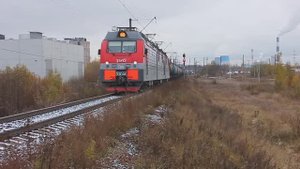 3ЭС4К-014 (РЖД/Окт, ТЧ-21 Волховстрой) с грузовым наливным поездом