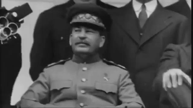 Сталин на потсдамской конференции. Большая тройка в тегеране. Тегеранская речь сталина. Выступление сталина перед стахановцами 1935. В.