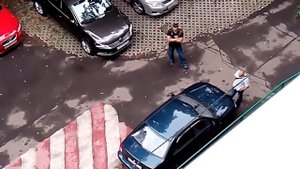 МУЖ В ШОКЕ, ЖЕНА С ЛЮБОВНИКОМ  В ЕГО МАШИНЕ. г. Москва вднх