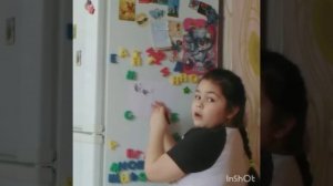 видео формулу Е=мс в квадрате( е равно МЦ в квадрате).