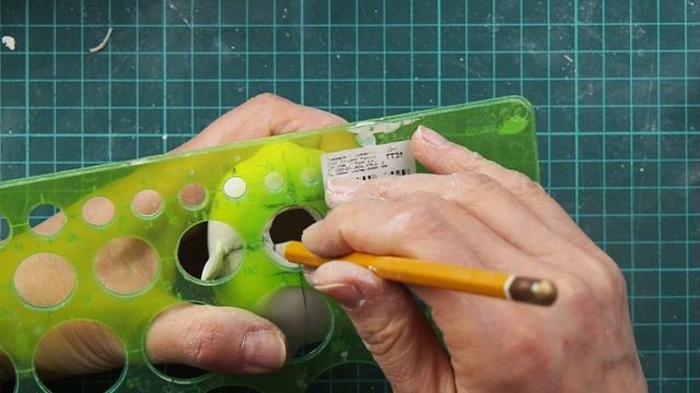 Делаем подвижную голову. Шарнир в шее.