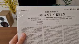 Grant Green - Idle Moments - Распаковка и обзор виниловой пластинки