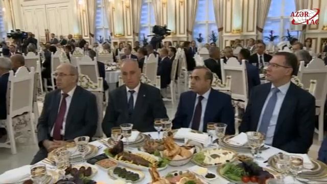 Президент Азербайджана принял участие в ифтаре по случаю священного месяца Рамазан смотреть онлайн