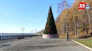 Новогоднее настроение начали создавать жителям Череповца