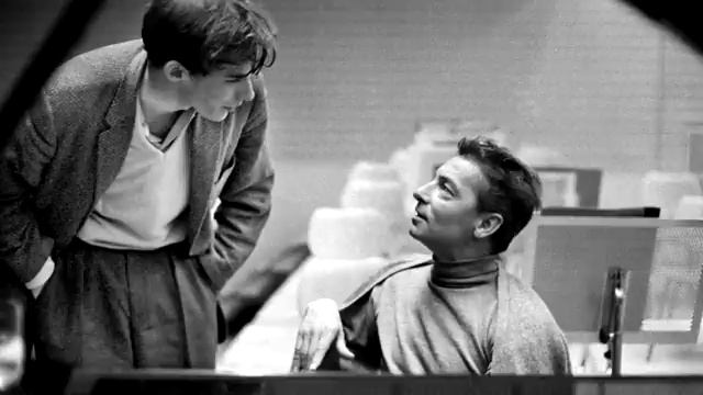 Beethoven Piano Concertos - Glenn Gould смотреть онлайн