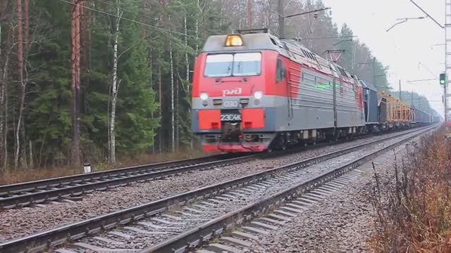 2ЭС4К-090 (РЖД/Окт, ТЧ-21 Волховстрой) с коротким грузовым поездом