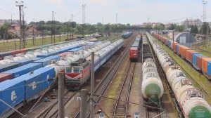 ЧС4Т-544 (БЧ, ТЧ-1 Минск-Сорт.) с поездом №52 Брест - СПб (БЧ) останавливается для пробы тормозов