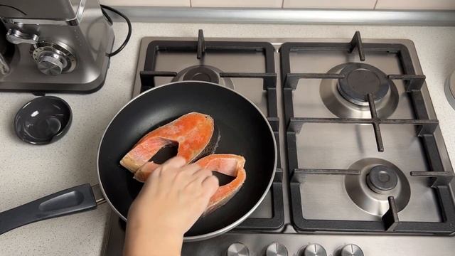 КАК ПРИГОТОВИТЬ СТЕЙК КЕТЫ НА СКОВОРОДЕ? Вкусный, сочный, для романтического ужина, быстро и просто
