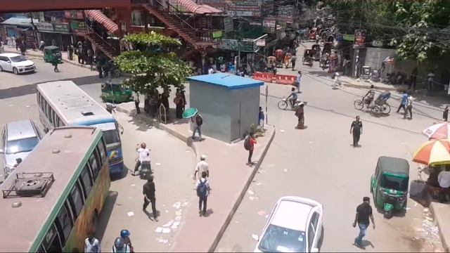 Poor people got beat up for robbering in Bangladesh смотреть онлайн