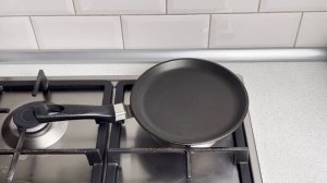 КАК ПРИГОТОВИТЬ БЛИНЫ БЕЗ МОЛОКА НА ВОДЕ С ЯЙЦАМИ? Вкусные и тонкие  блинчики на завтрак.