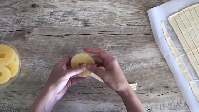 КАК ПРИГОТОВИТЬ АНАНАСЫ В СЛОЕНОМ ТЕСТЕ? Простая и вкусная выпечка на каждый день и к празднику