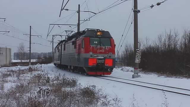 3ЭС4К-060 (РЖД/Окт, ТЧ-21 Волховстрой) с грузовым поездом