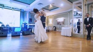 Невероятно красивый свадебный танец! Свадебный вальс!