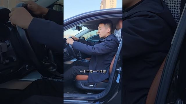 方向盘正确的4种打法，别再做错了，老司机实车演示给你看！#驾驶技巧 #带你懂车 #新手上路