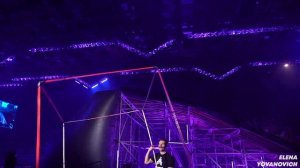 Цирковой номер с кубом