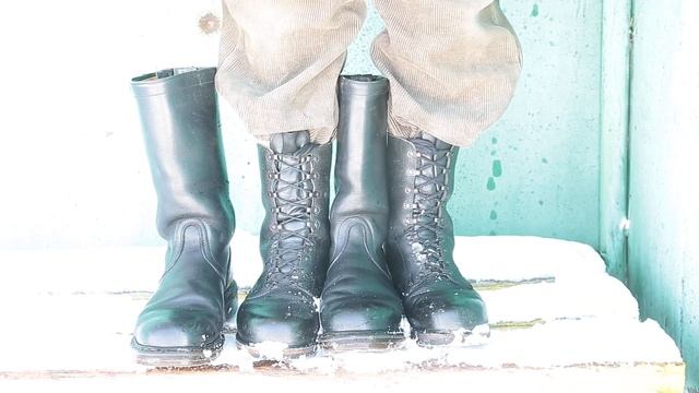 Bundeswehr juft boots over another boots смотреть онлайн