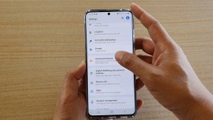 Galaxy S20/S20+: How to Enable/Disable Double Tap to Wake (Motions & Gestures)