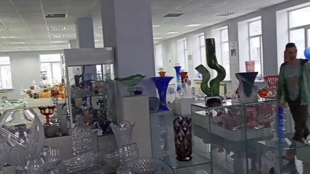 Гусевский хрустальный завод: производство и выставка изделий. Российский хрусталь