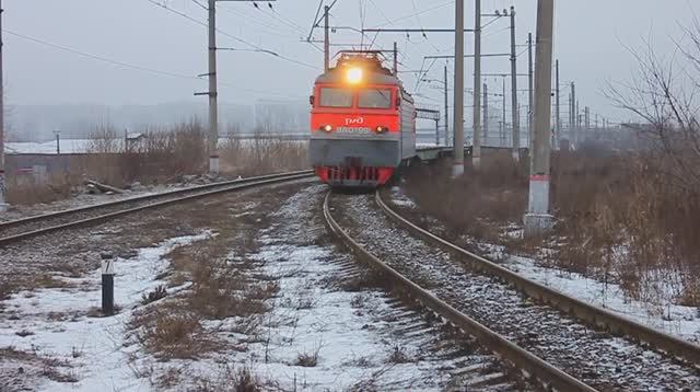 ВЛ10У-991 (РЖД/Окт, ТЧ-21 Волховстрой*) с небольшим грузовым поездом