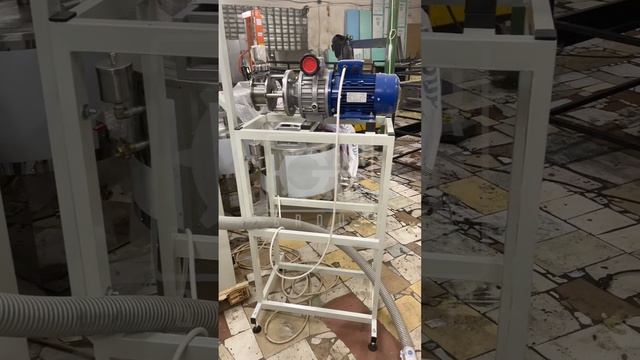 Отсадочная машина с подключенной системой подачи массы в бункер смотреть онлайн