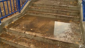 (Рыбинск-40) НОВАЯ ЛЕСТНИЦА УТОПАЕТ В ВОДЕ