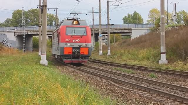 2ЭС4К-003 (РЖД/Окт, ТЧ-21 Волховстрой) с грузовым поездом