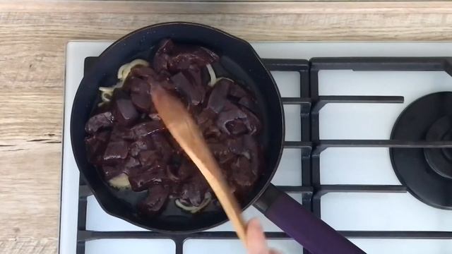 КАК ПРИГОТОВИТЬ ПОДЛИВУ ИЗ ПЕЧЕНИ ГОВЯЖЬЕЙ? Бюджетное, быстрое, вкусное и простое блюдо на ужин