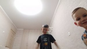 кровь на асфальте.