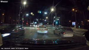 Roadgid Tube 4К - двухкамерный видеорегистратор без экрана, лучше чем 70mai? Обзор видеорегистратор