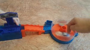 Hot Wheels меняет цвет / Трек Хот Вилс