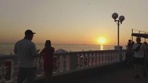 ЗАКАТ НА ПЛЯЖЕ В ЛАЗАРЕВСКОМ. МЕСТО КУПАНИЯ ДЕТЕЙ. ОТДЫХ. ИЮЛЬ 2023.